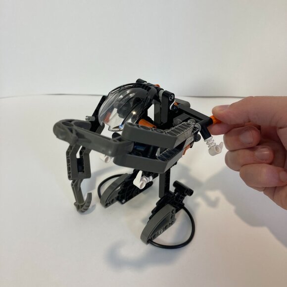 LEGO Bionicle 8556 Boxor Titan Mech Warrior Nuparu Matoran With Manuals No Mask - Picture 8 of 10